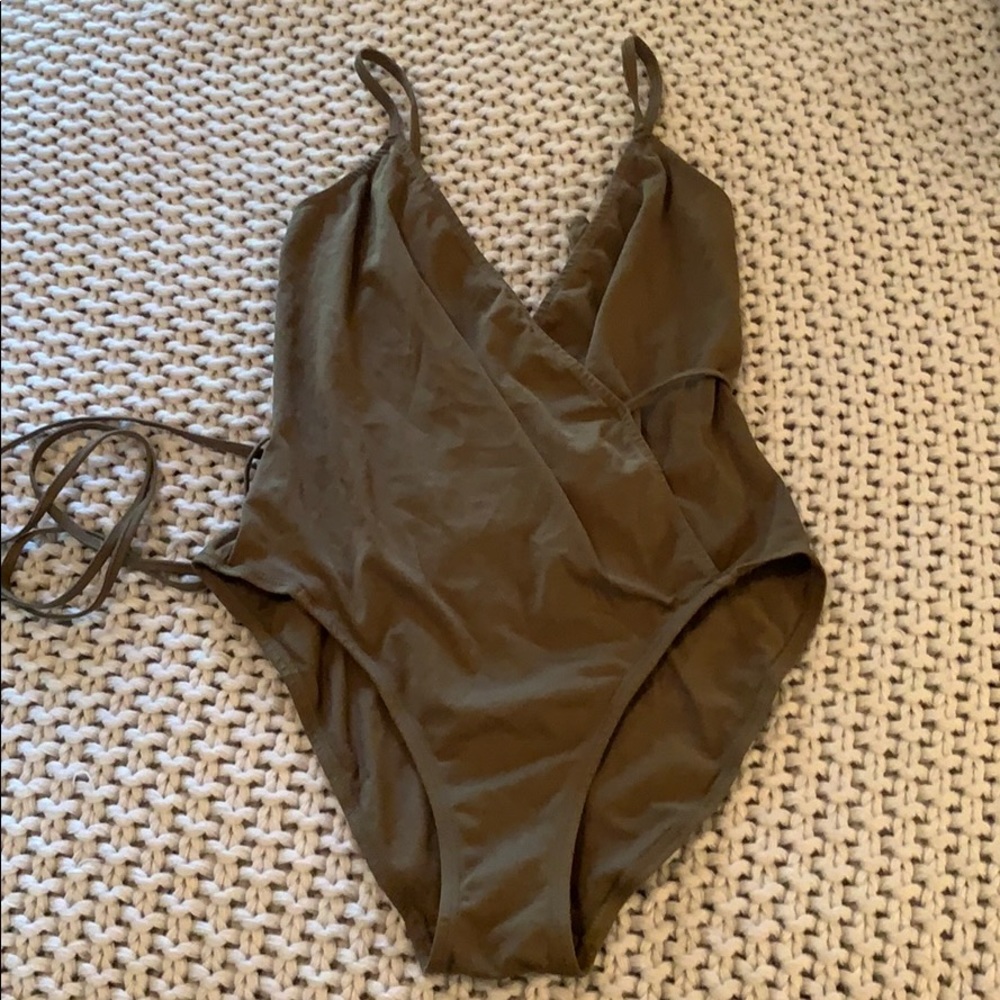 NWT UO bodysuit
